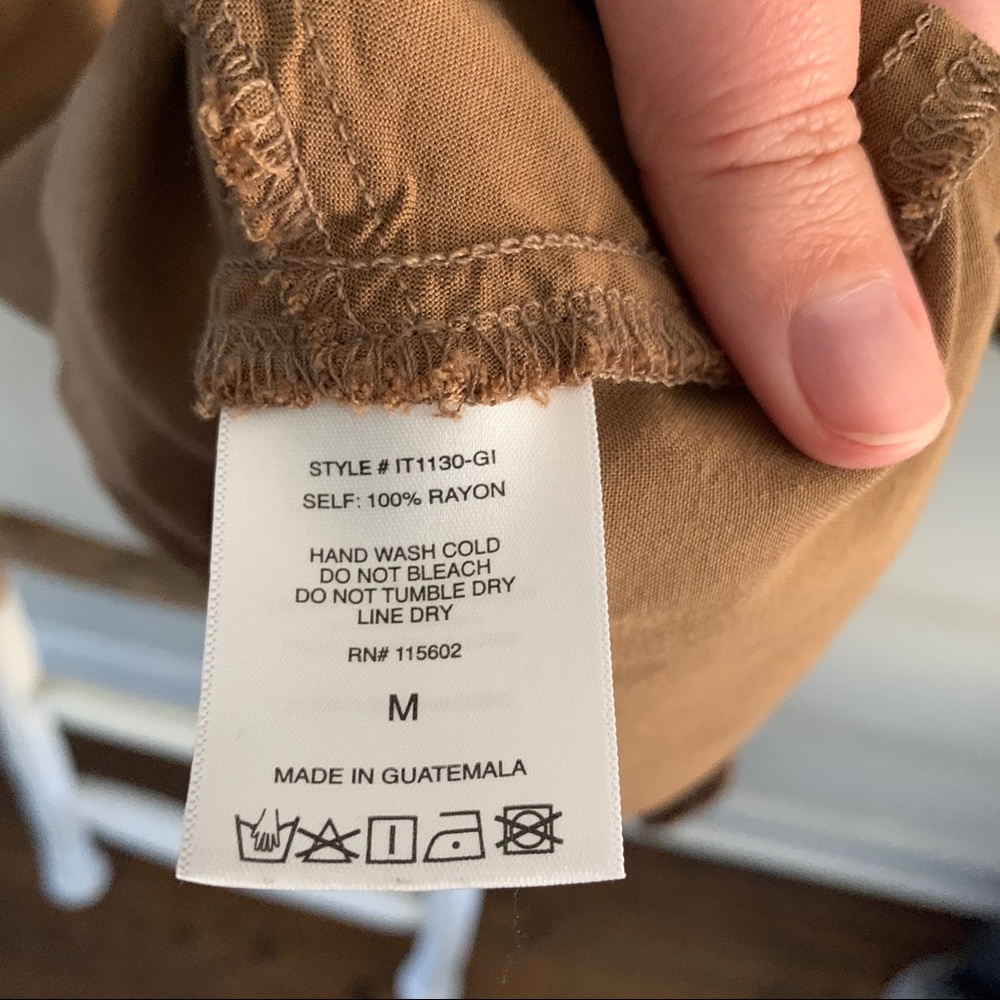 ❤️ Brown Crop Top Button Up - Picture 7 of 10